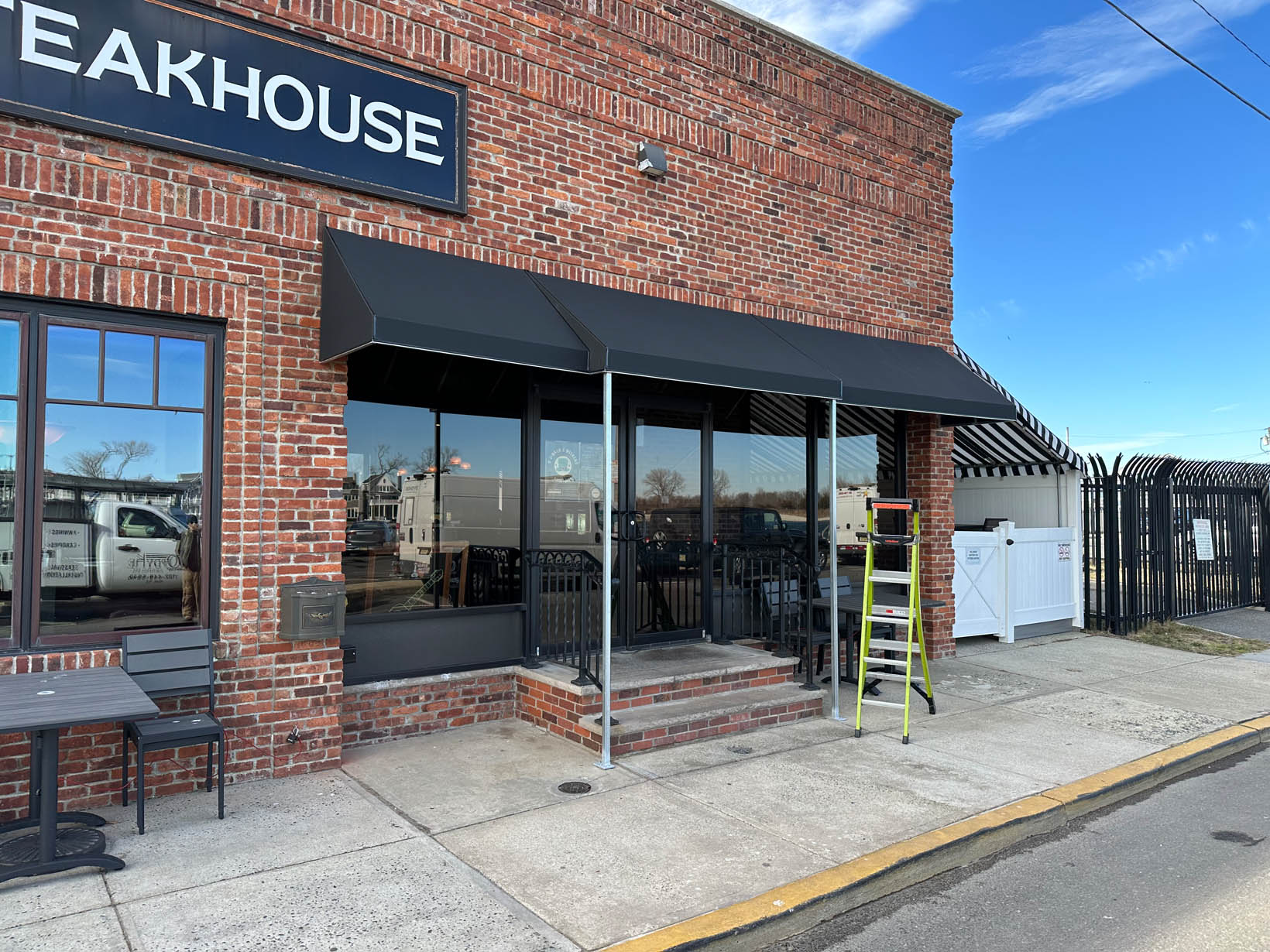 Restaurant outdoor patio