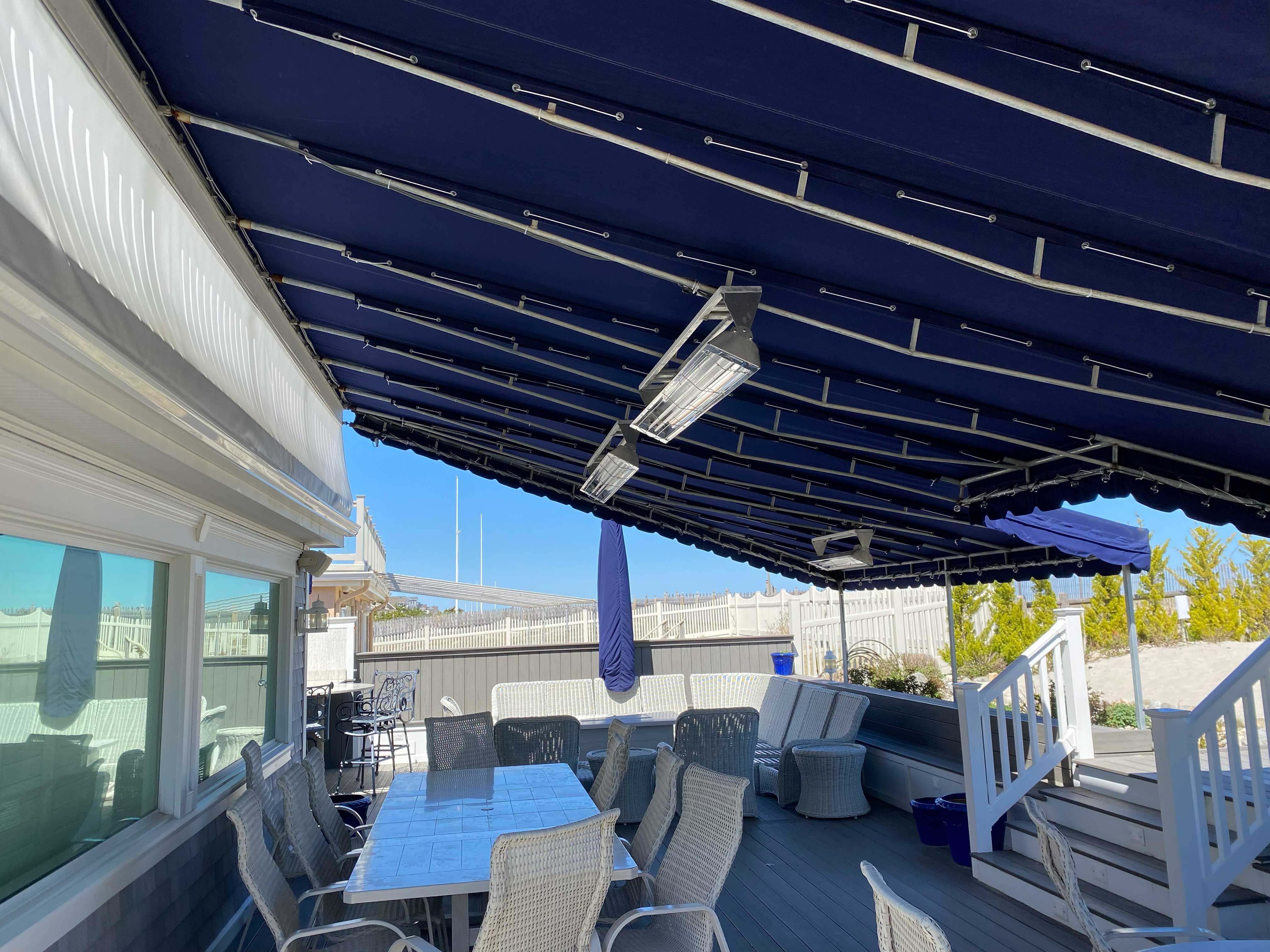 Fixed canopy entrance modern